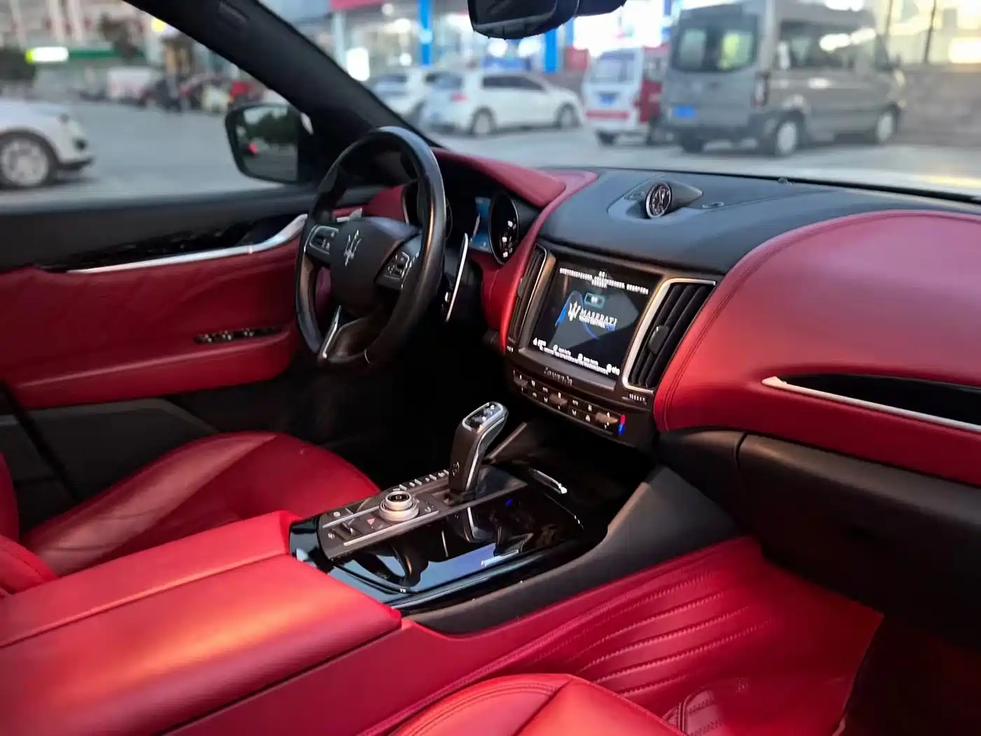 Maserati Levante 2020 3.0T Standard фото 8