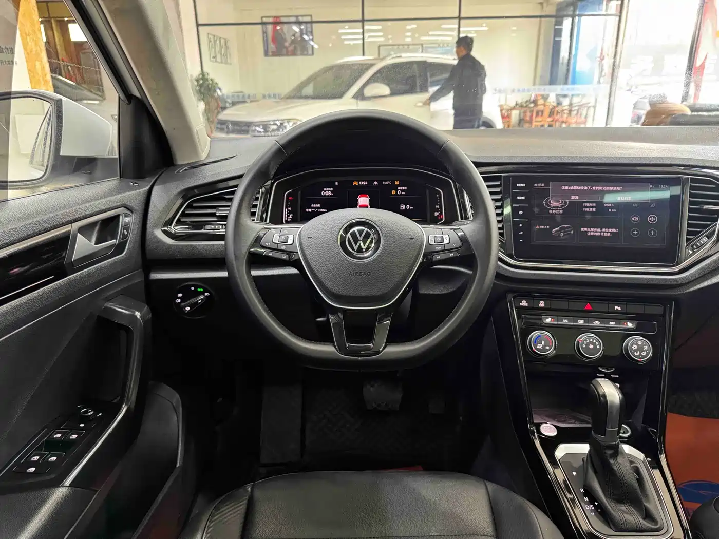 Volkswagen T-ROC 2022 280TSI DSG 2WD Comfort PLUS фото 15