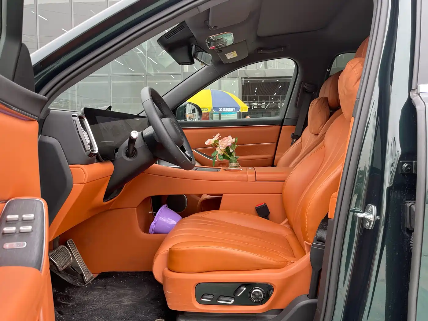 AITO Wenjie AITO M8 2025 Model Extended Range Max+ Edition 53.4kWh 6-Seater фото 4