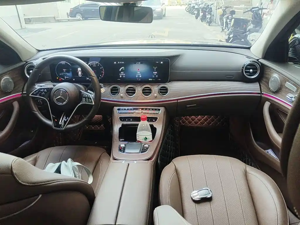 Mercedes-Benz E-Class, миниатюра 12
