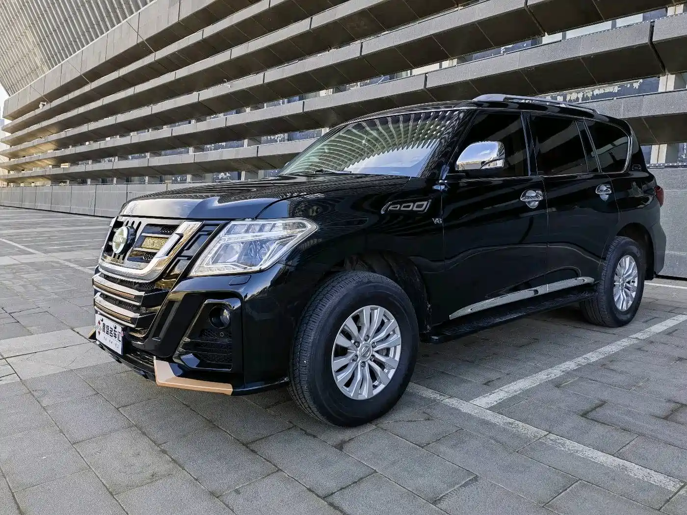 Nissan Patrol 2014 5.6L LE