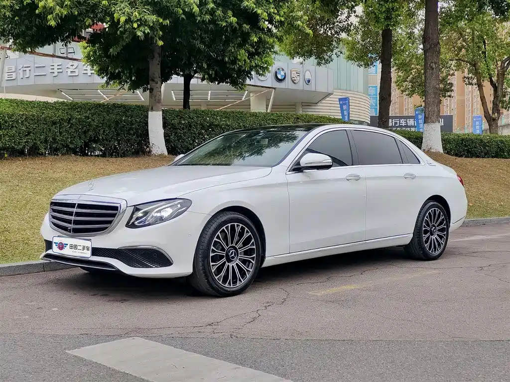 Mercedes-Benz E-Class 2019 E 300 L Fashion
