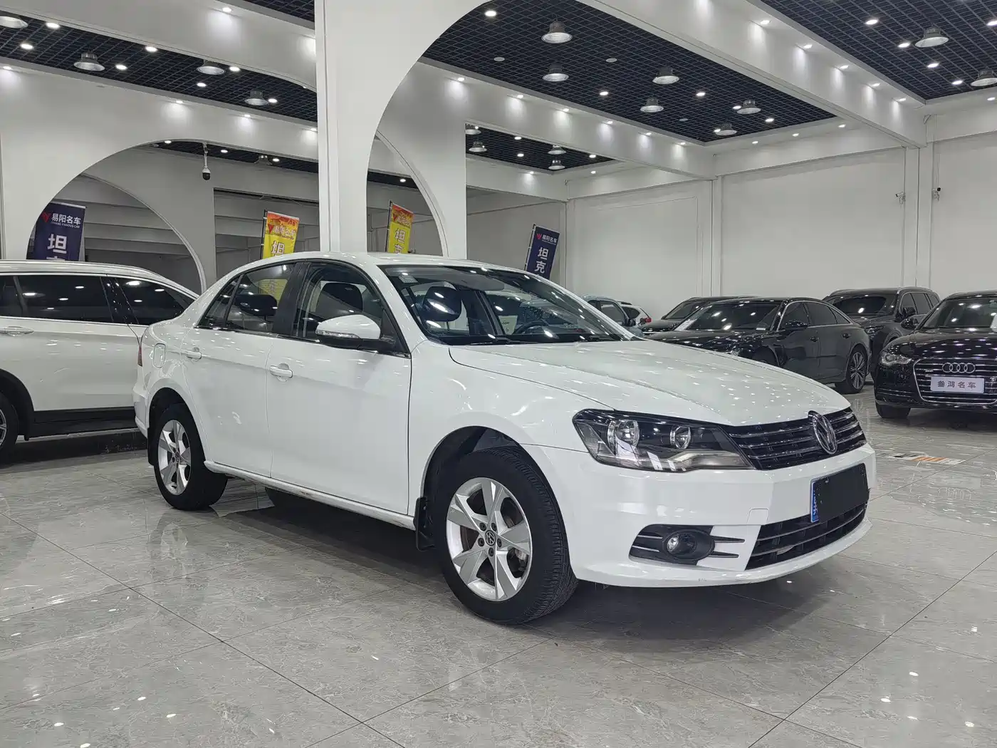 Volkswagen Bora 2015 Quality Edition 1.6L Manual Fashion фото 3