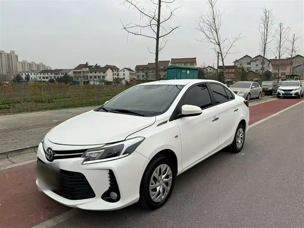 Toyota Vios 2022 1.5L 20th Anniversary Edition фото 2