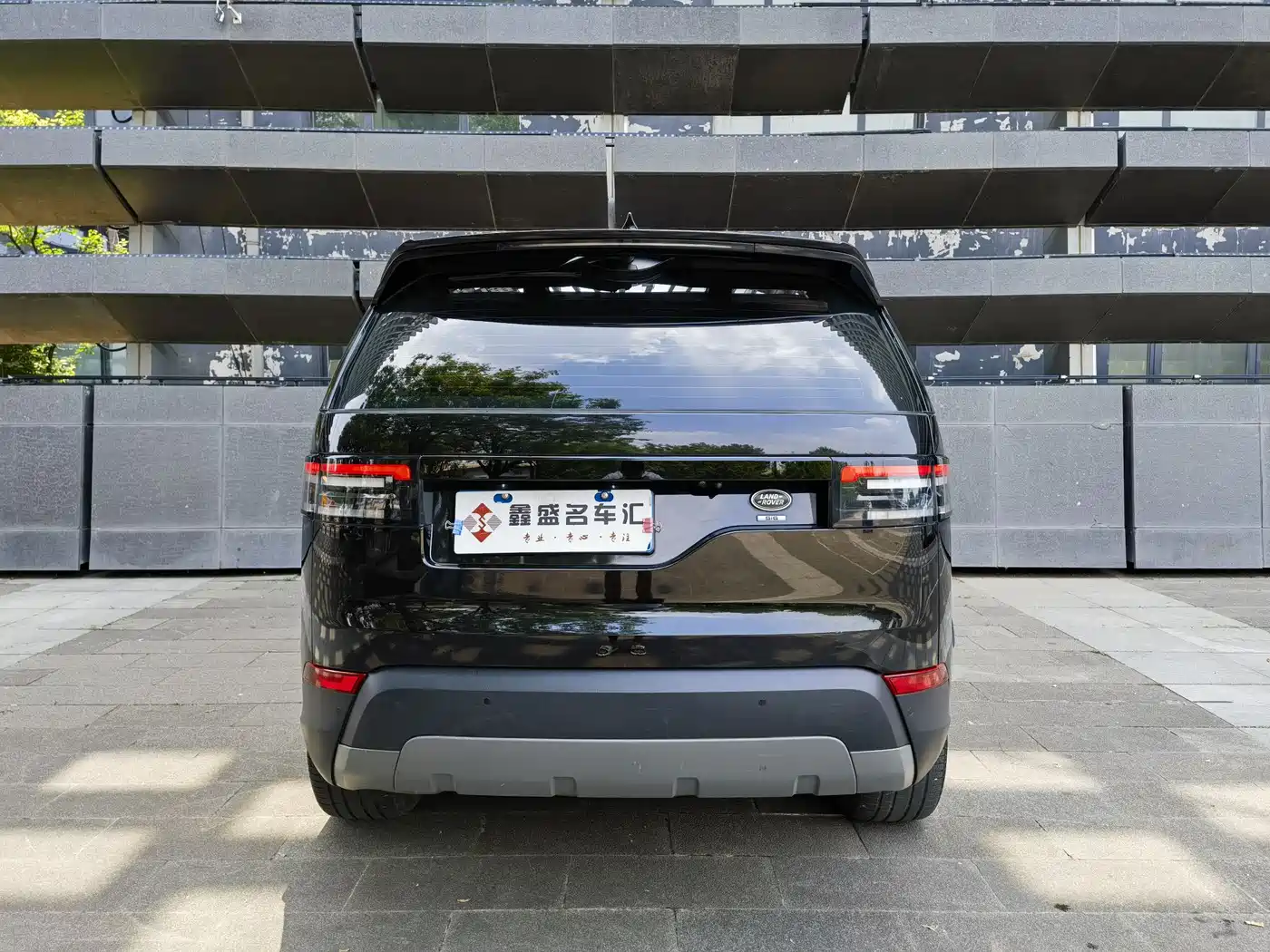 Land Rover Discovery 2018 3.0 SC V6 SE фото 4