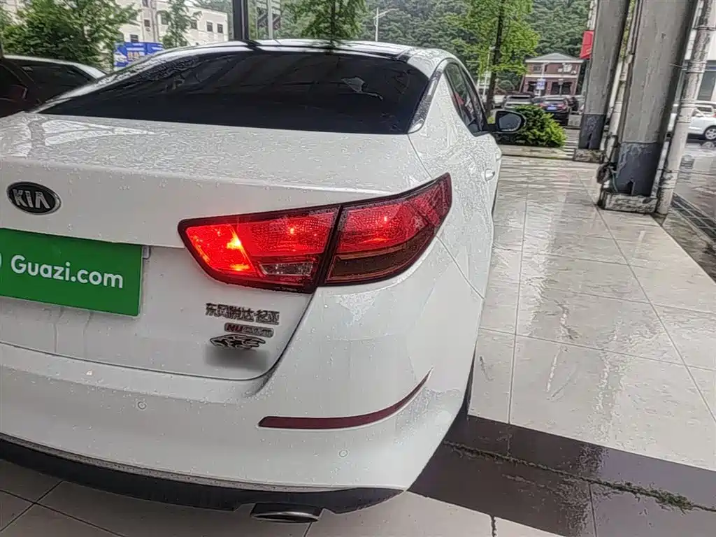Kia K5 2015 2.0L Automatic LUX фото 8
