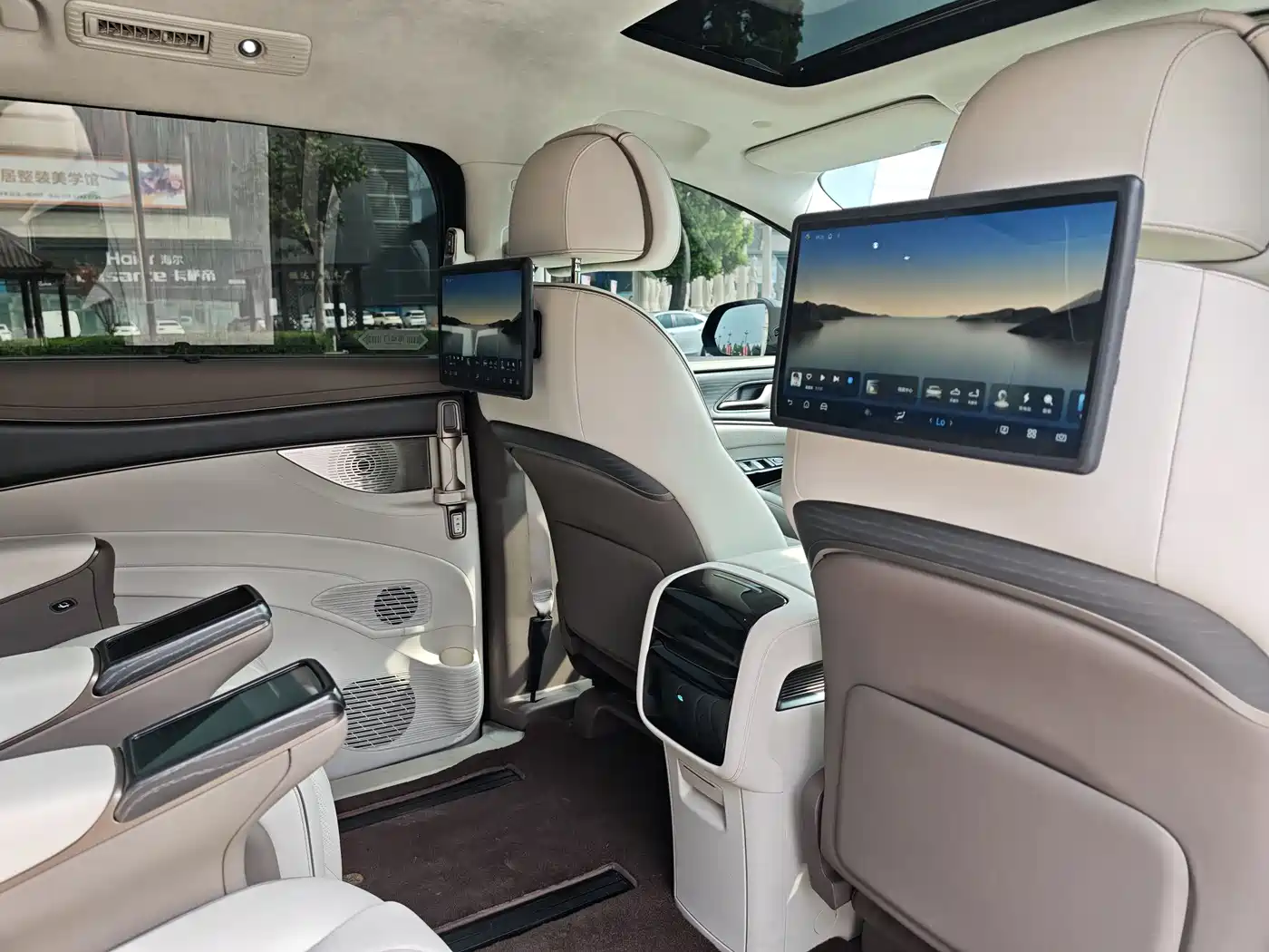 Denza D9 2022 DM-i 970 AWD Flagship фото 12