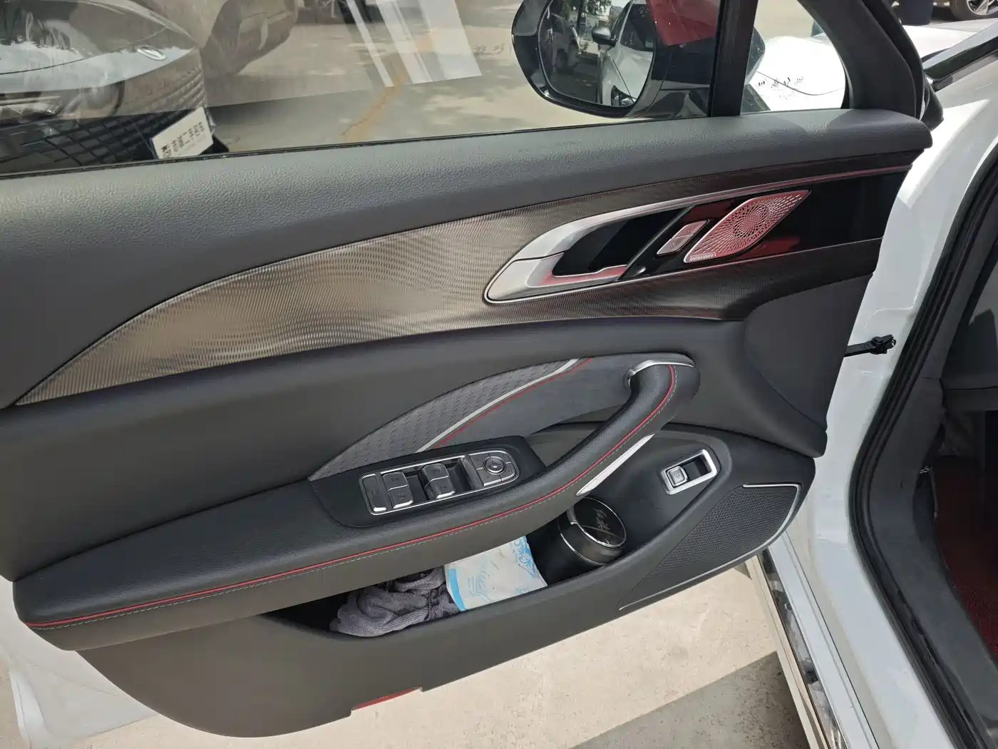 Hongqi H6 2024 Model 2.0T Fashion Edition фото 9
