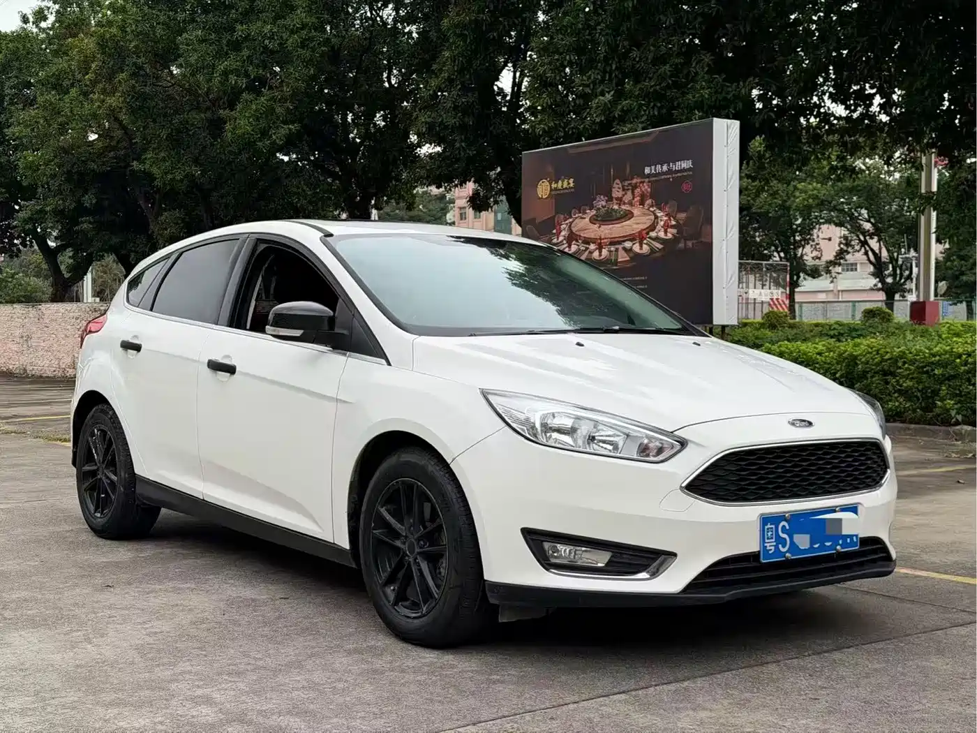 Фото 2 - Ford Focus