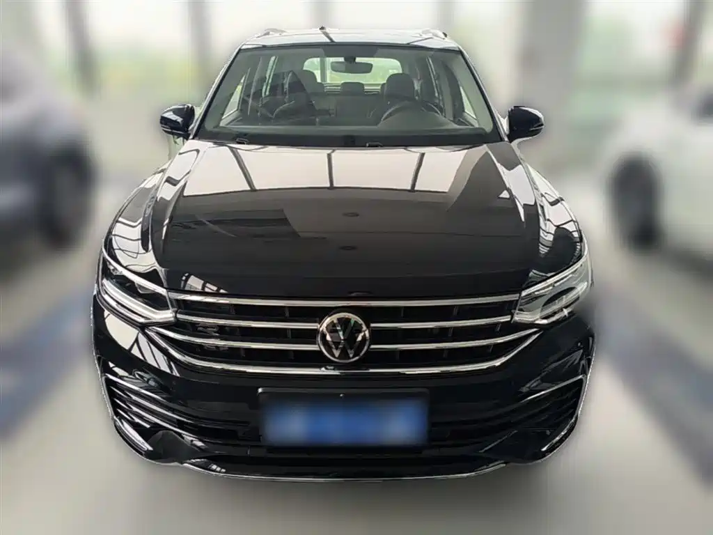 Volkswagen Tiguan L 2024 330TSI Automatic 2WD R-Line Premium Enjoyment Edition фото 5