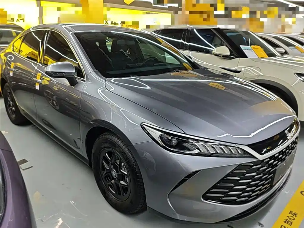 BYD Qin PLUS 2025 DM-i Smart Drive 55KM Leader фото 4