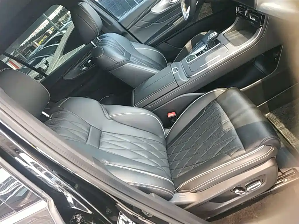 GAC Trumpchi Trumpchi GS8 2024 2024 Navigator Series 2.0TGDI 2WD Luxury Smart Connect Edition