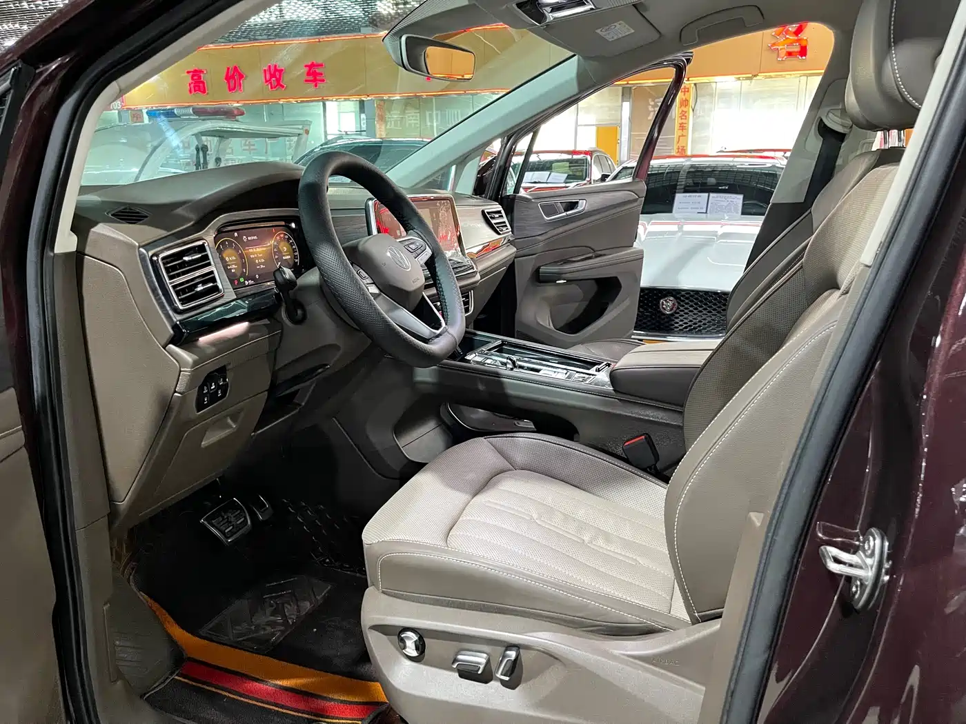 Volkswagen Viloran 2022 380TSI Premium Edition фото 7