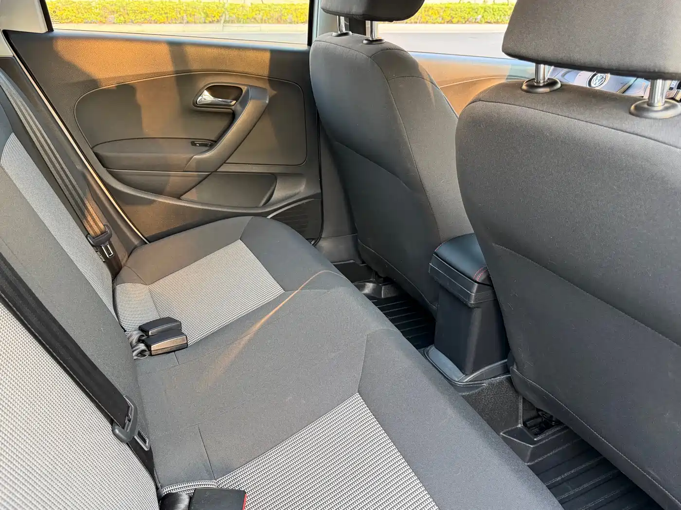 Volkswagen Polo 2016 1.4L Automatic Trend фото 11