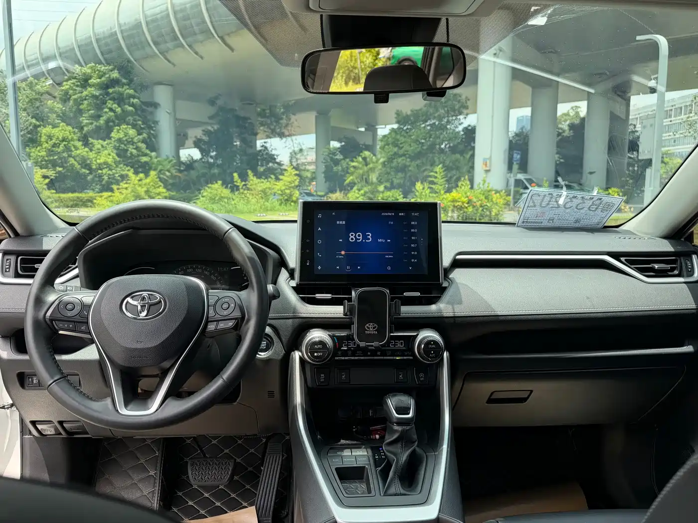 Фото 5 - Toyota RAV4