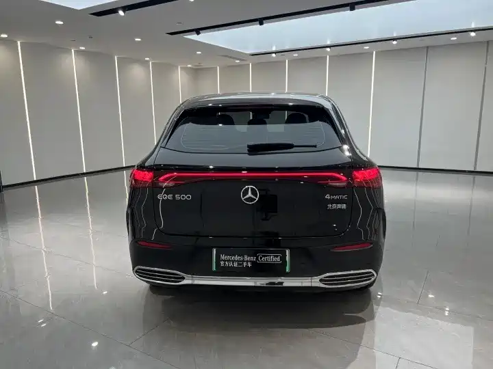 MERCEDES-BENZ EQE SUV