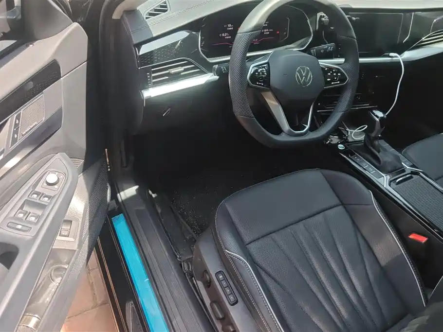 Volkswagen Passat 2024 380TSI Starlight Dragon Soaring Edition фото 9