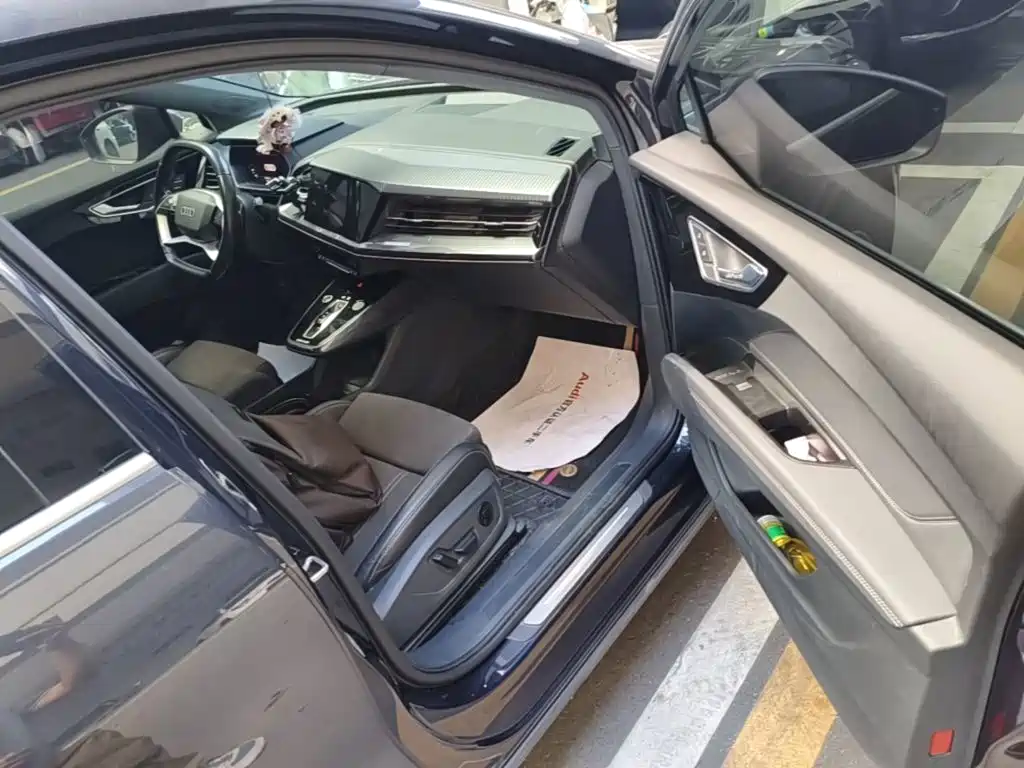 Audi Q4 e-tron 2023 2022 40 e-tron First Edition