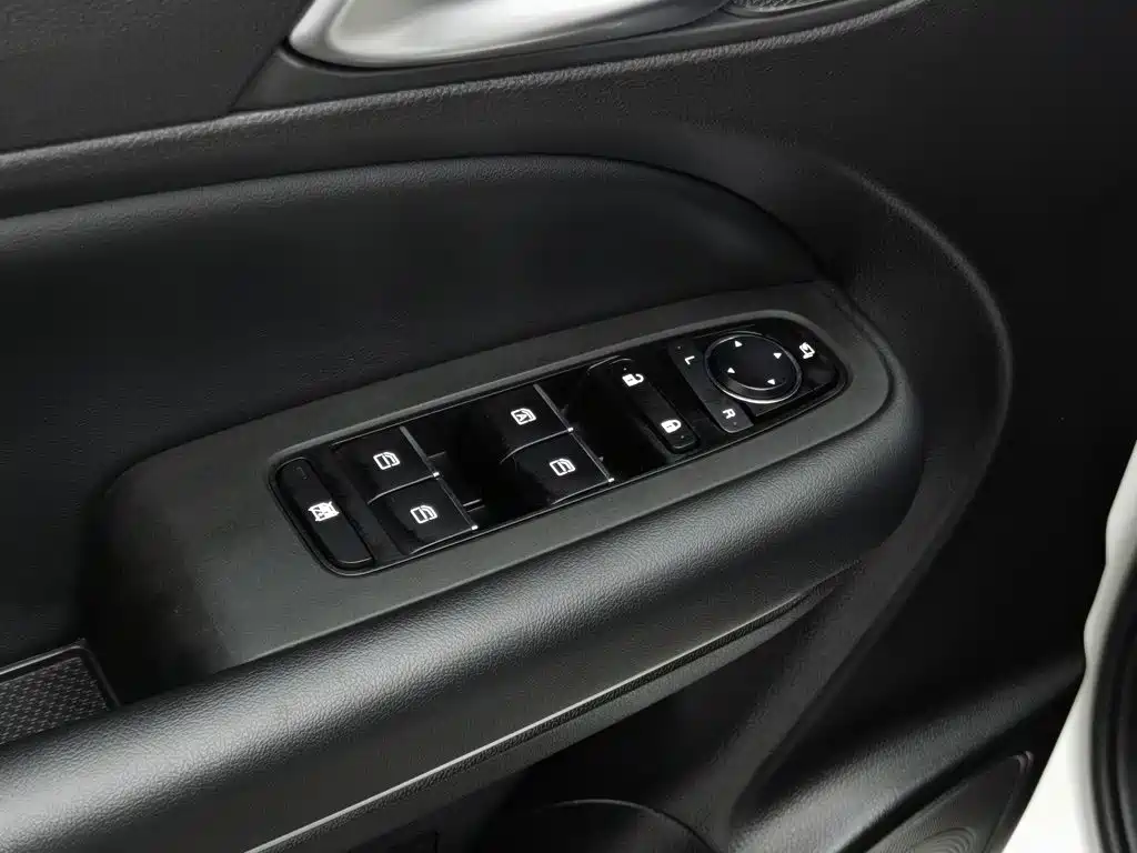 GAC Trumpchi M6, миниатюра 9