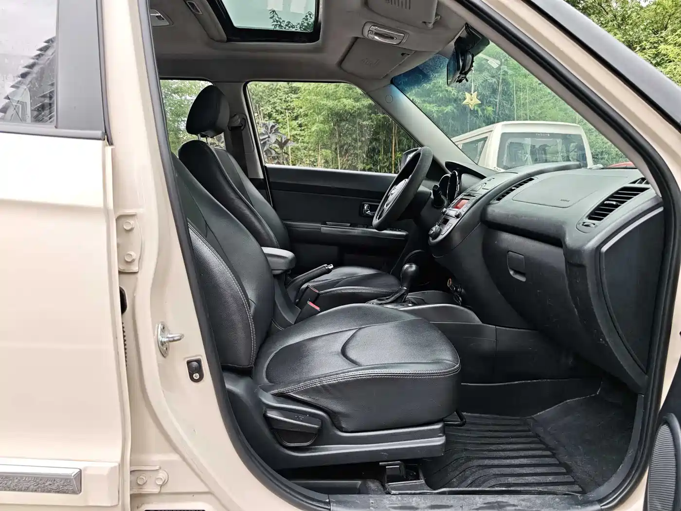 Kia Soul 2013 2013 1.6L AT Premium