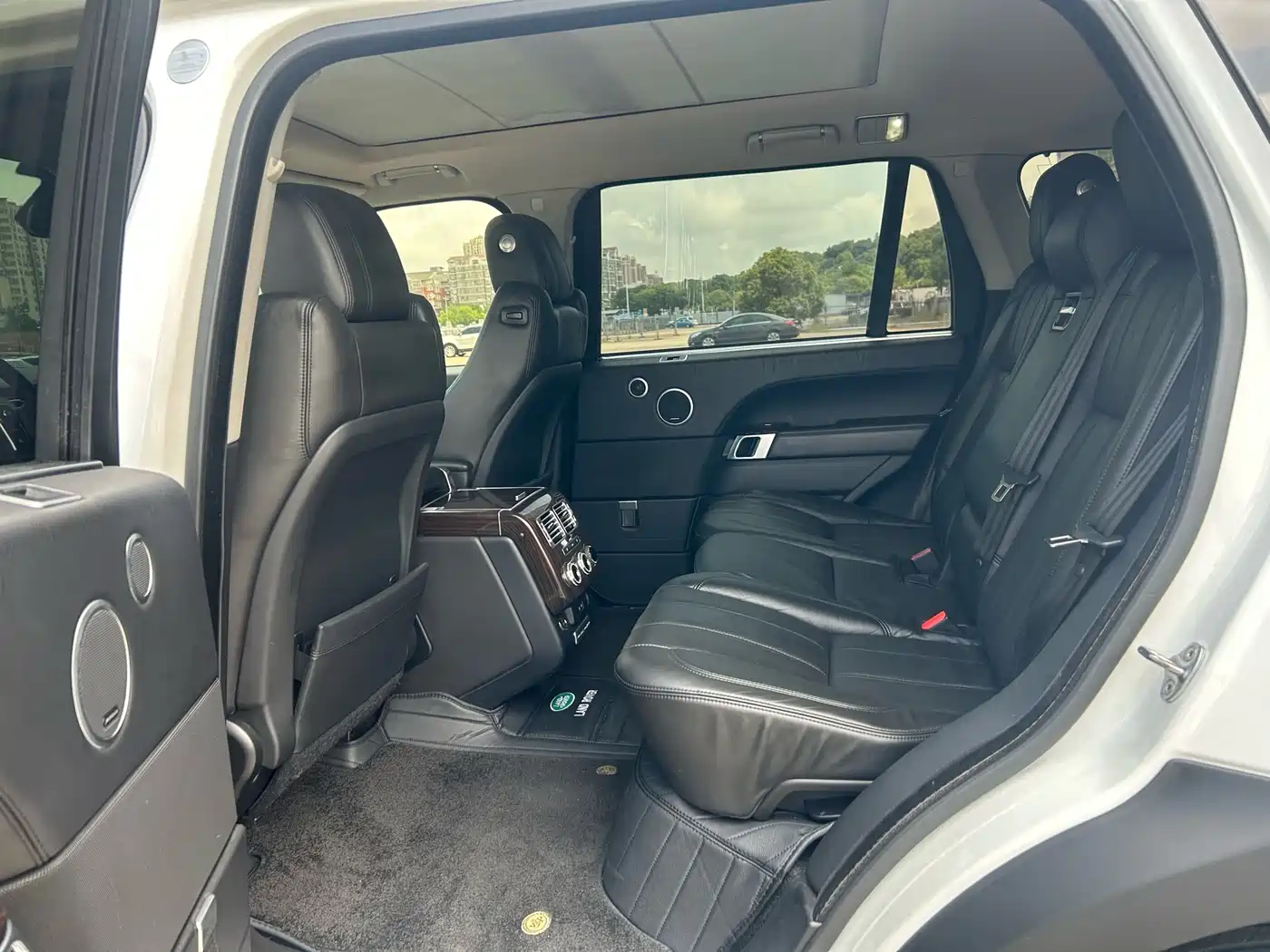 Фото 9 - Land Rover Range Rover