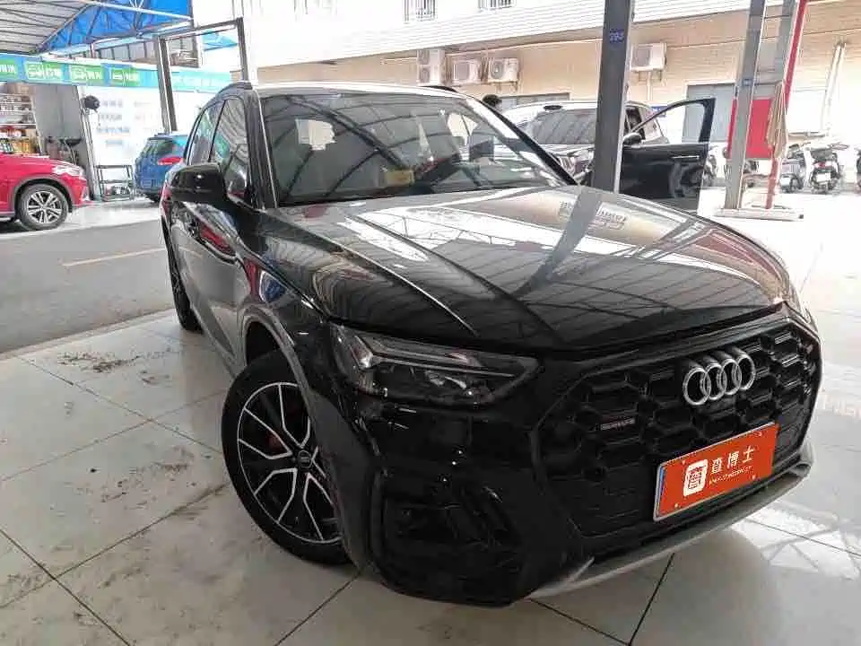 Audi Q5L 2025 45th Anniversary Edition 45 TFSI Luxury Sport фото 5