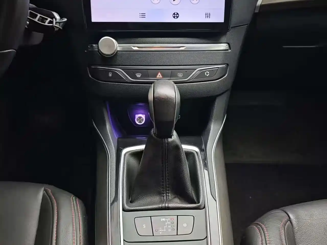 Peugeot 408 2016 1.6T Automatic Luxury Edition фото 10
