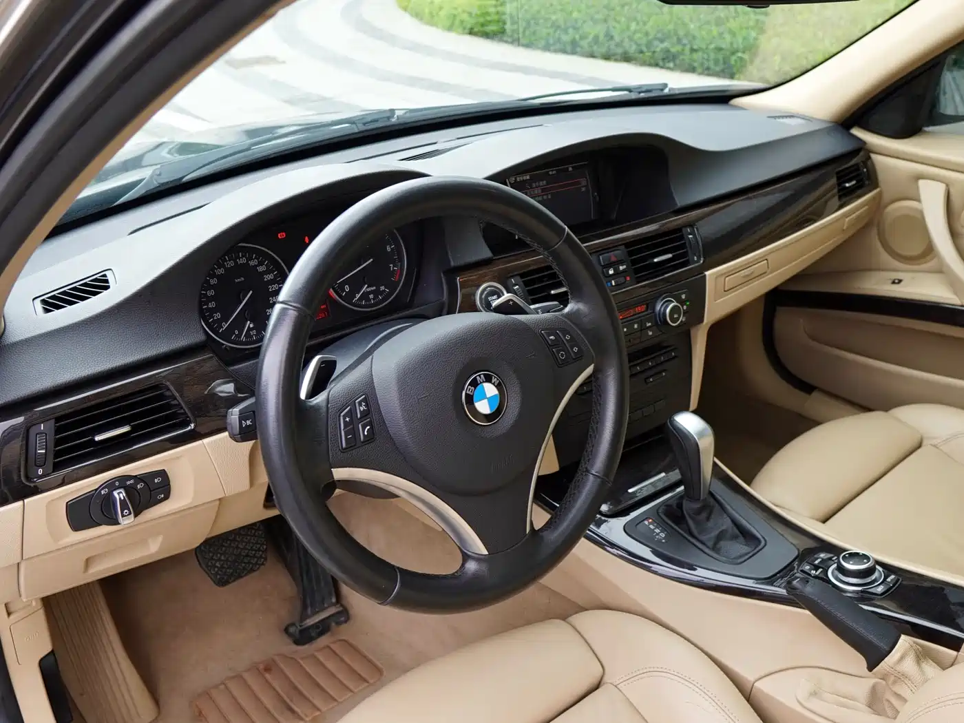 Фото 17 - BMW 3 Series