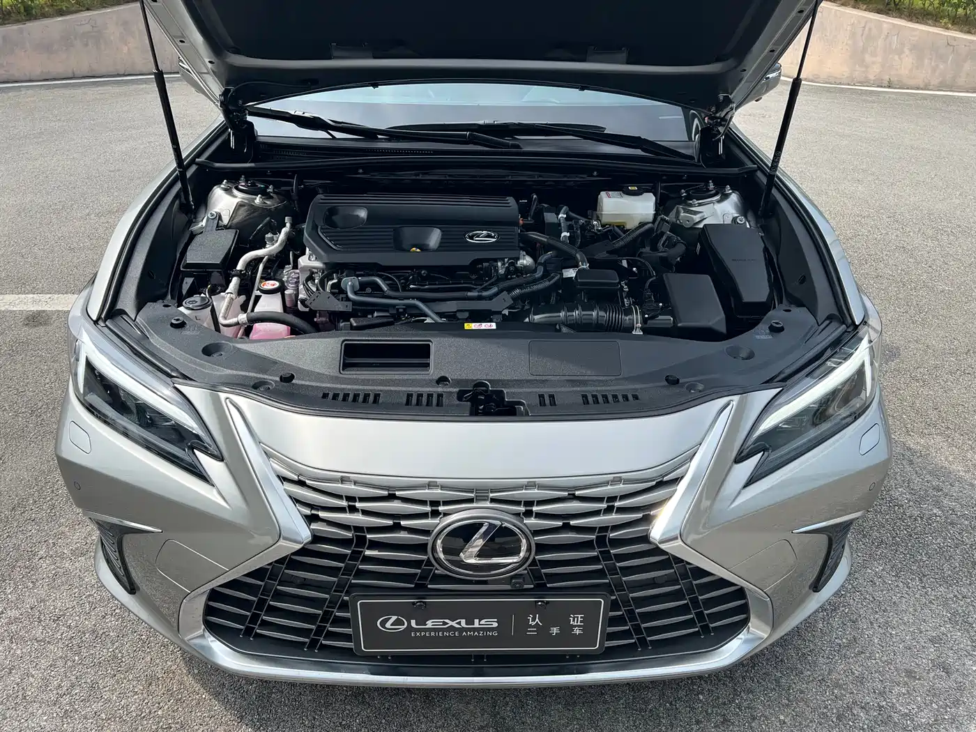 Lexus ES 2025 300h Ultimate Edition фото 11