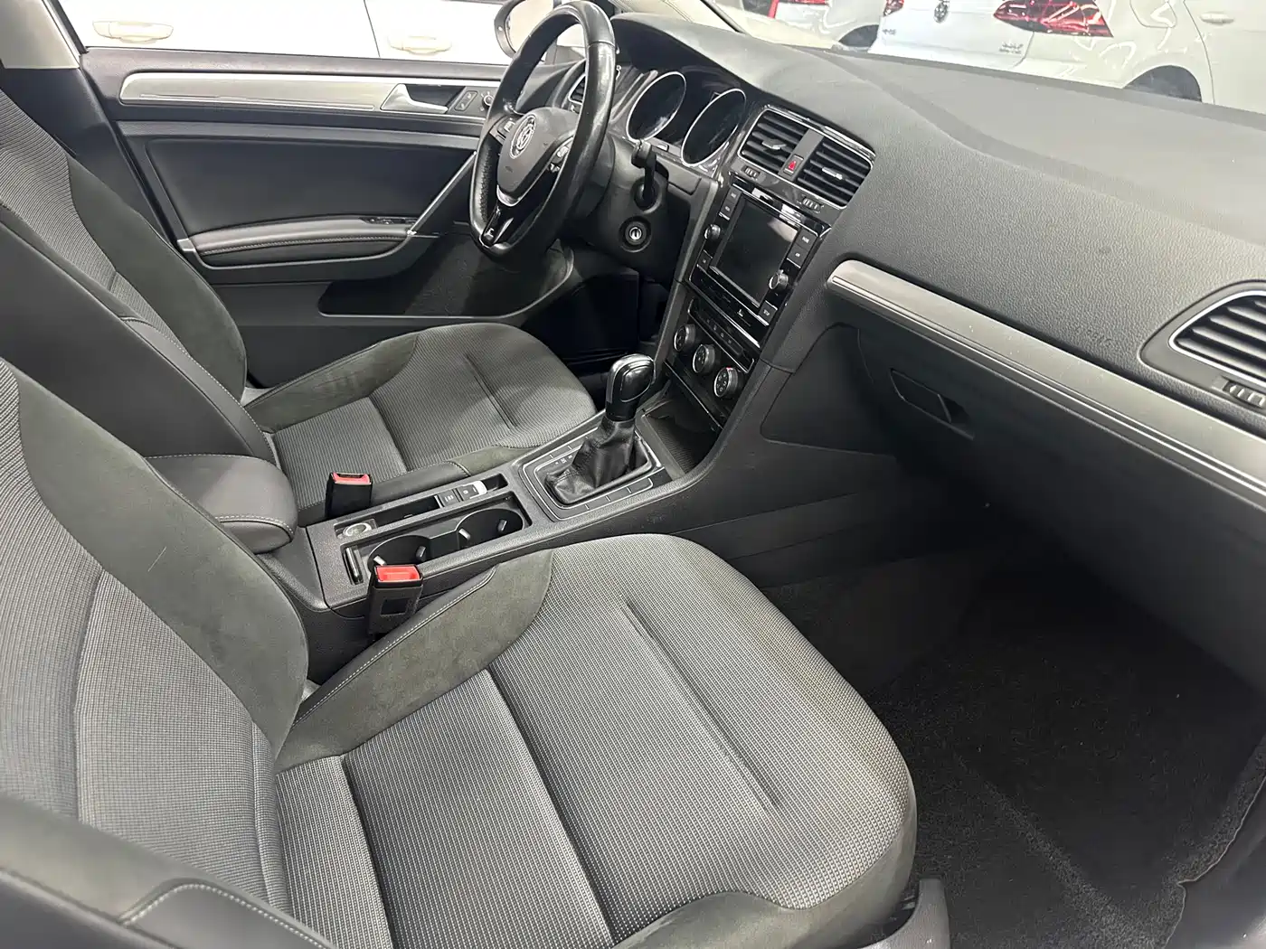 Volkswagen Golf 2018 1.6L Automatic Comfort фото 7