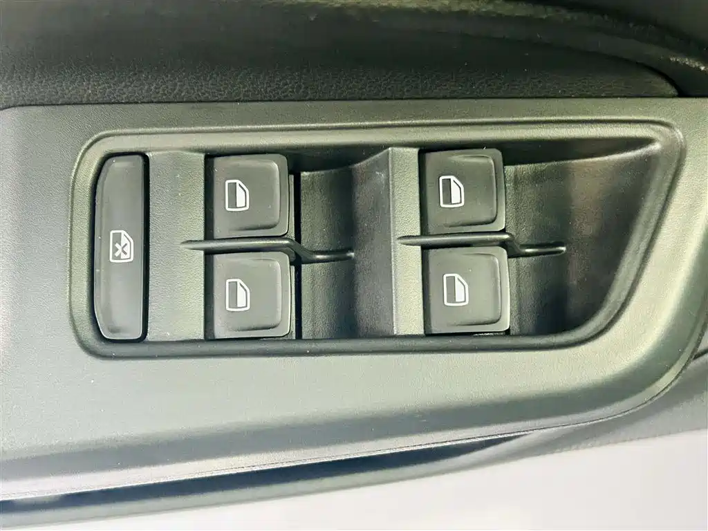 Volkswagen Lavida 2017 230TSI DSG Comfort Edition фото 17