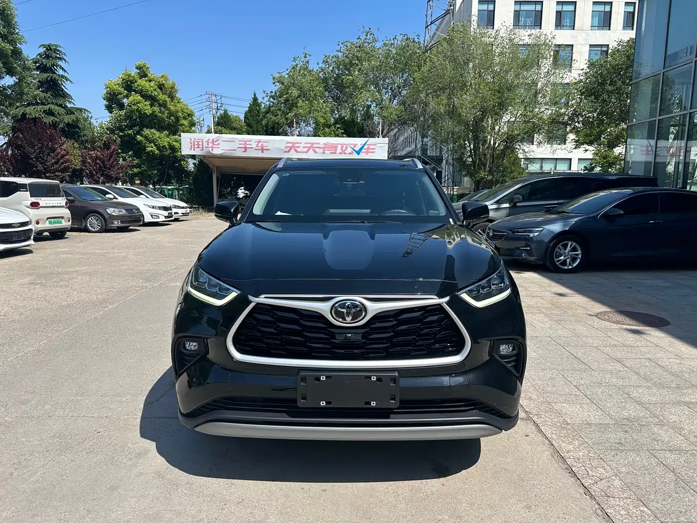 Toyota Highlander 2024 2.5L Smart Hybrid 4WD Luxury 7-seater фото 2