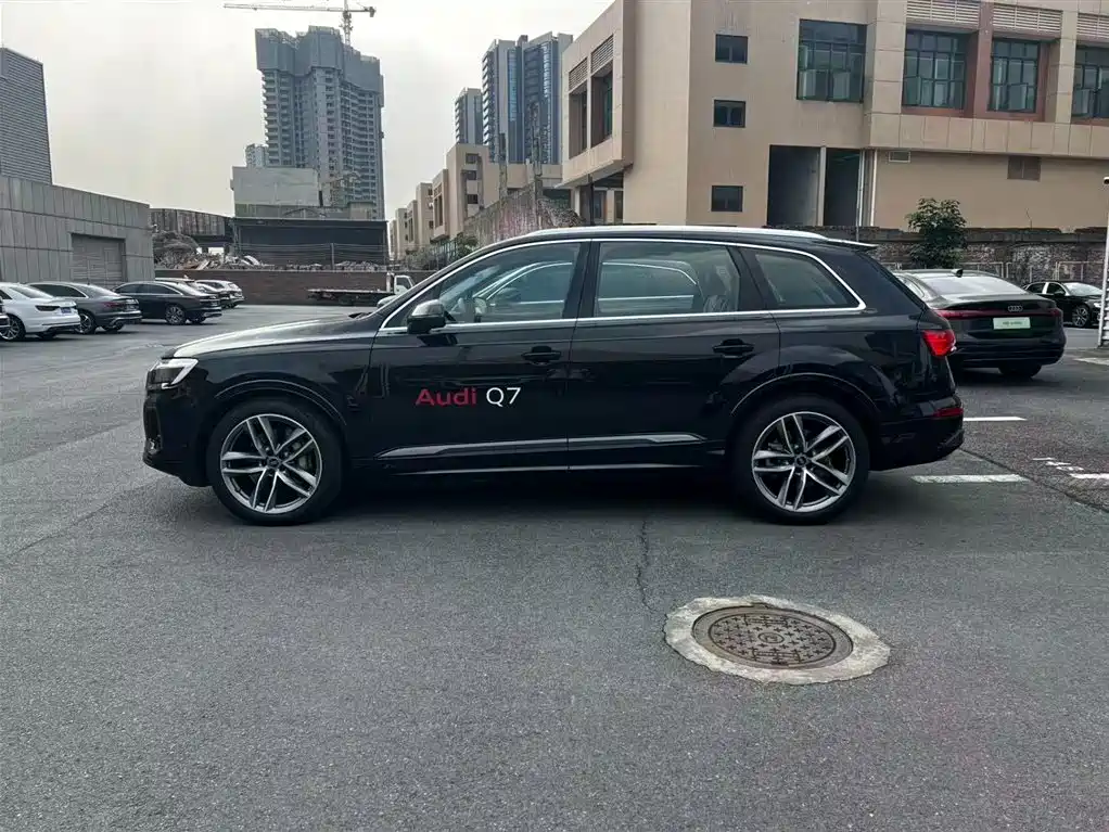 Audi Q7 2025 55 TFSI quattro S line Sport фото 4