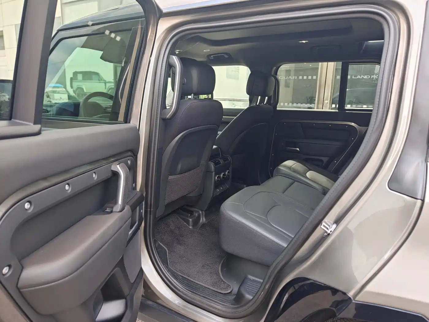 Фото 5 - Land Rover Defender