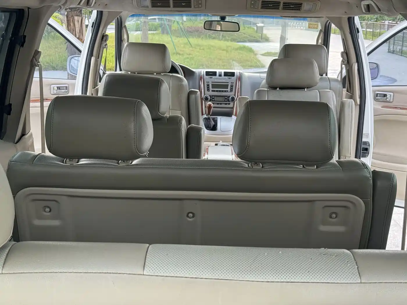 Jinbei Grace 2010 2010 2.4L-3rd Gen Prestige Standard 9-seater 4RB2