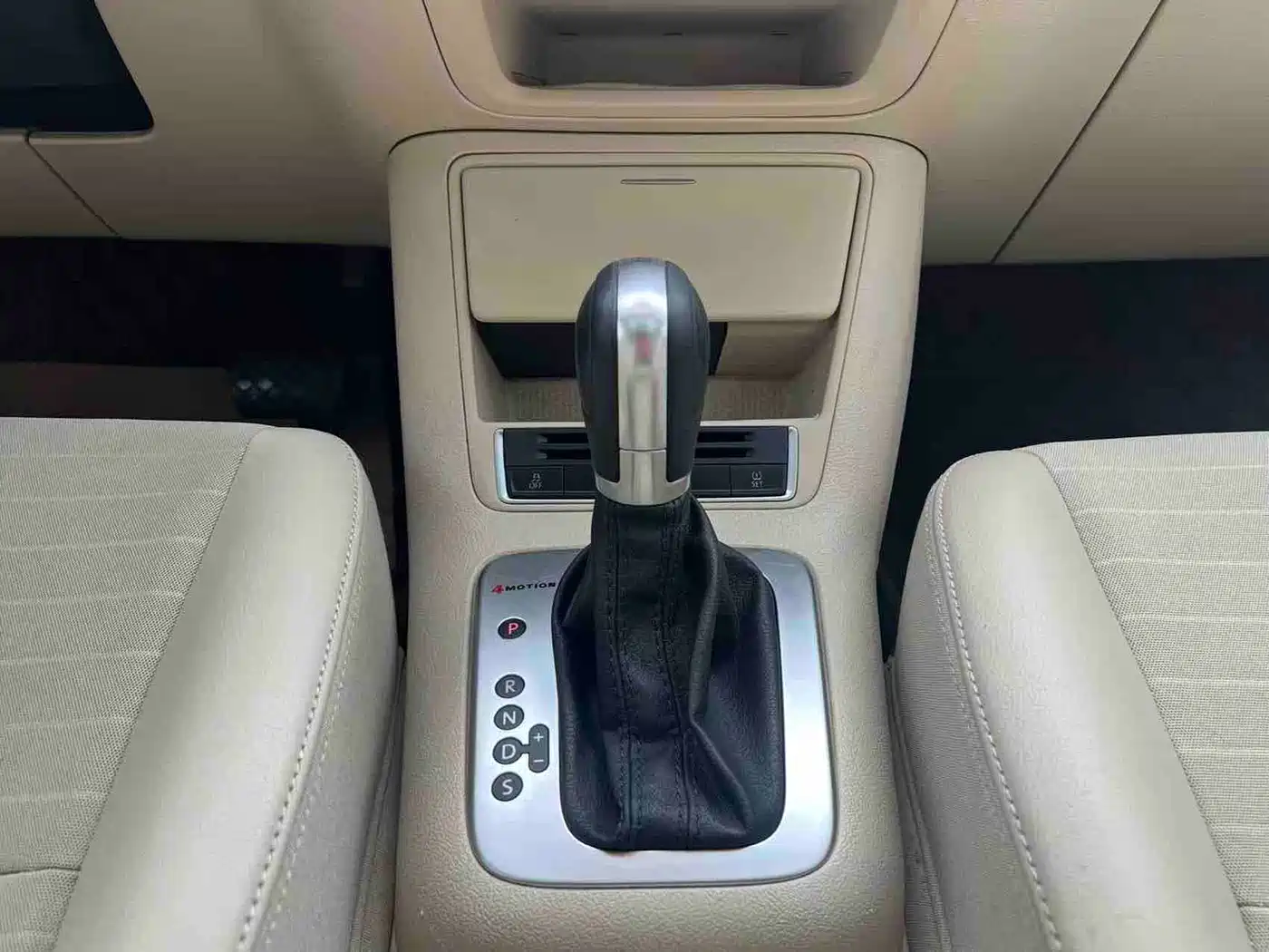 Volkswagen Tiguan 2015 1.8TSI Auto 4WD Style Vision Edition фото 13