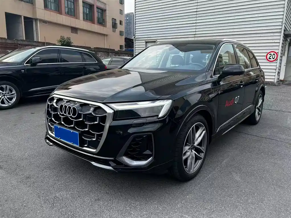 Audi Q7 2025 55 TFSI quattro S line Sport