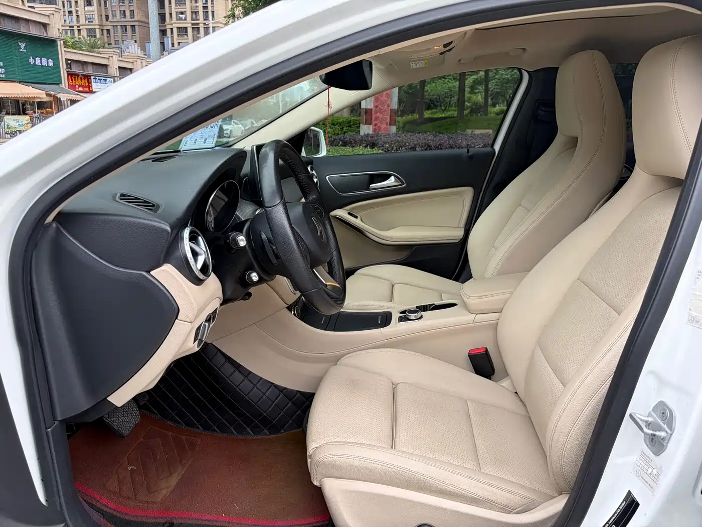 Mercedes-Benz GLA 2016 GLA 200 Dynamic фото 9
