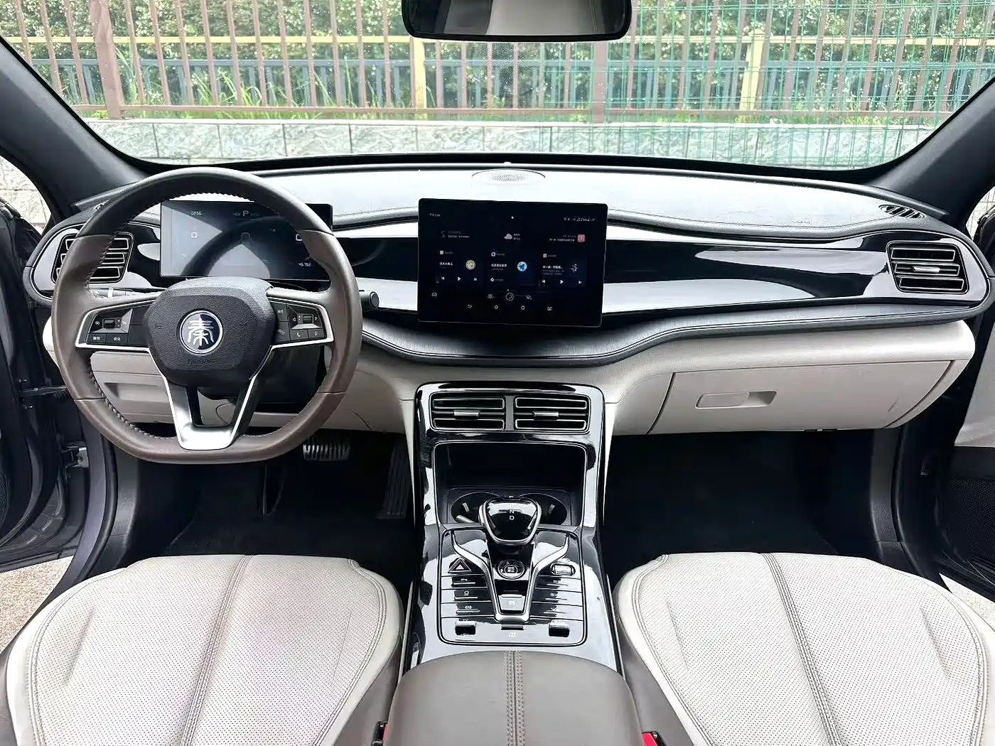 BYD Qin PLUS 2023 Champion Edition DM-i 120KM Leading Type фото 5
