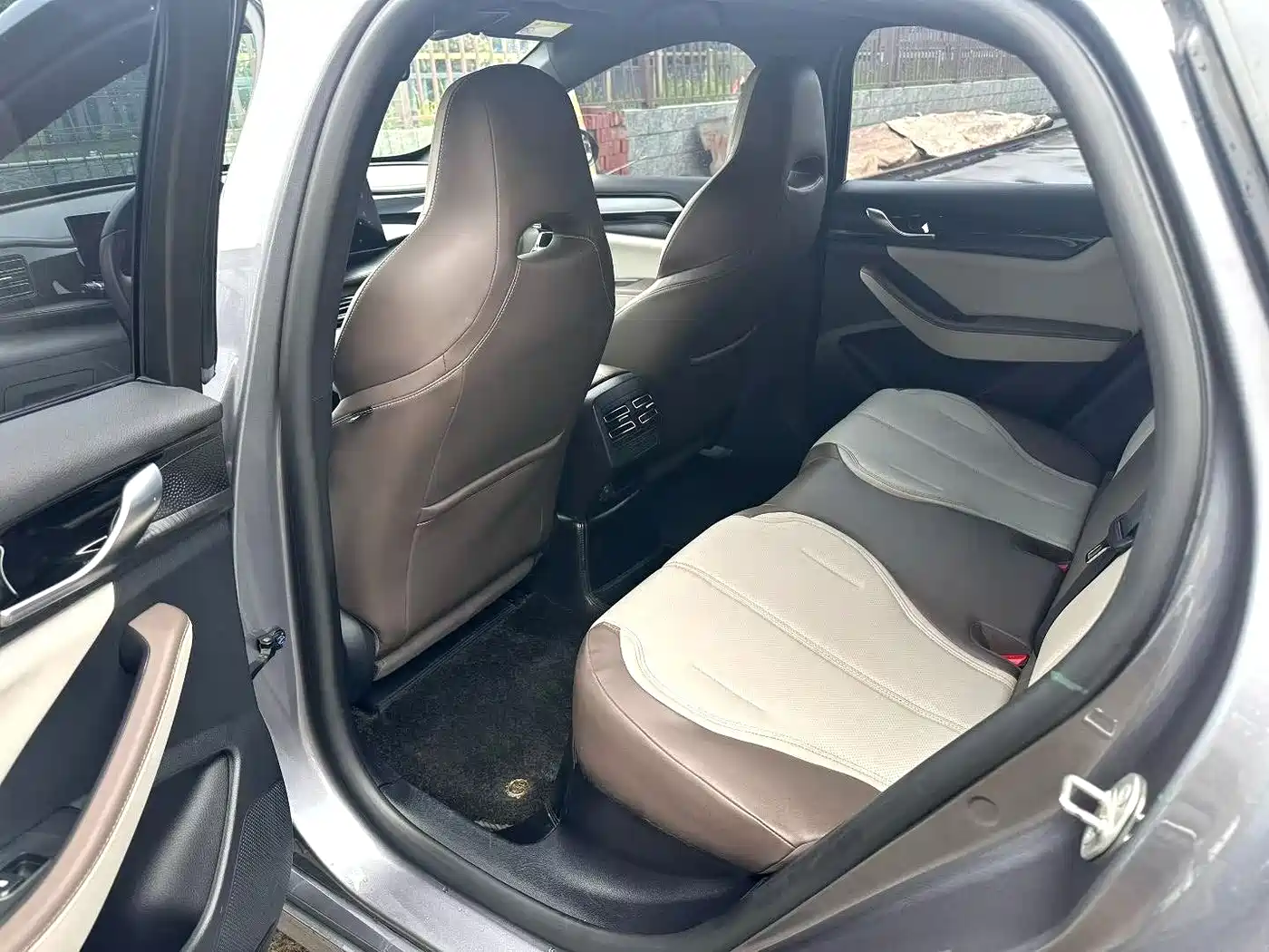 BYD Qin PLUS 2023 Champion Edition DM-i 120KM Leading Type фото 6