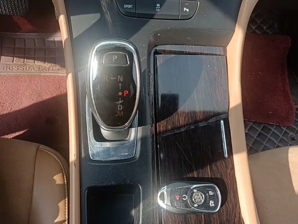 Фото 14 - Buick LaCrosse