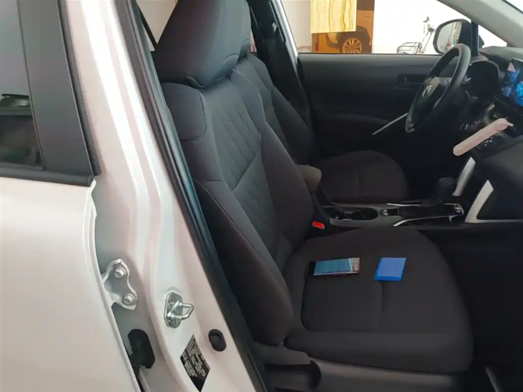 Toyota Corolla Cross 2023 2.0L Pioneer Edition фото 25