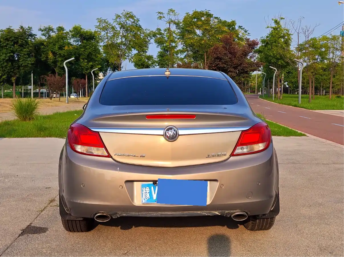 Photo 9 - Buick Regal