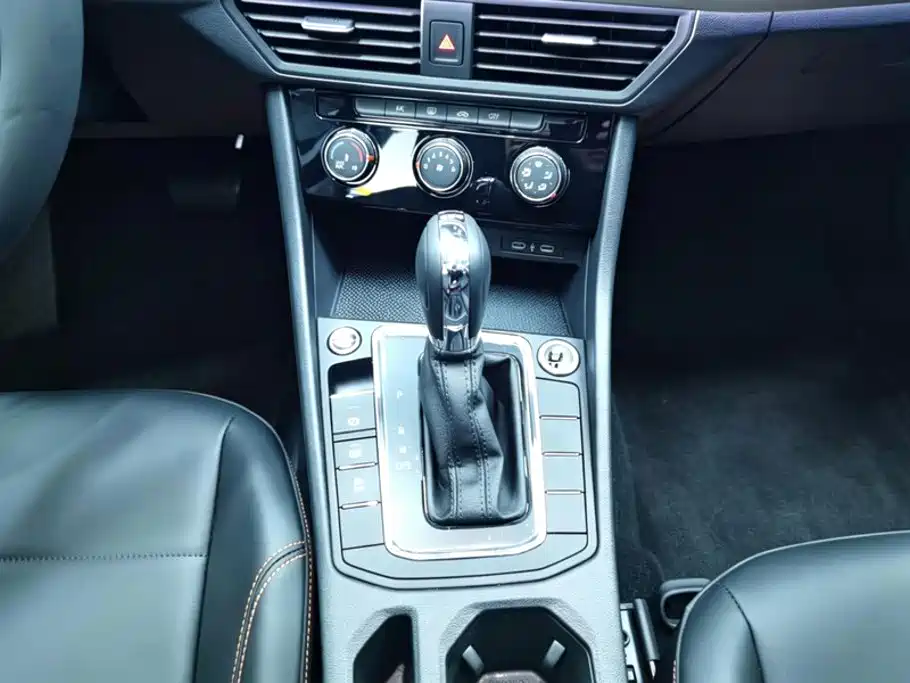 Volkswagen Bora 2025 2025 200TSI DSG Joy Ride Navigation Edition