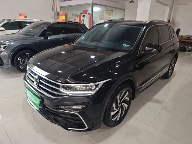 Volkswagen Tiguan L Outstanding, 330TSI, автомат, моноприводный, R-Line, Сияние дракона