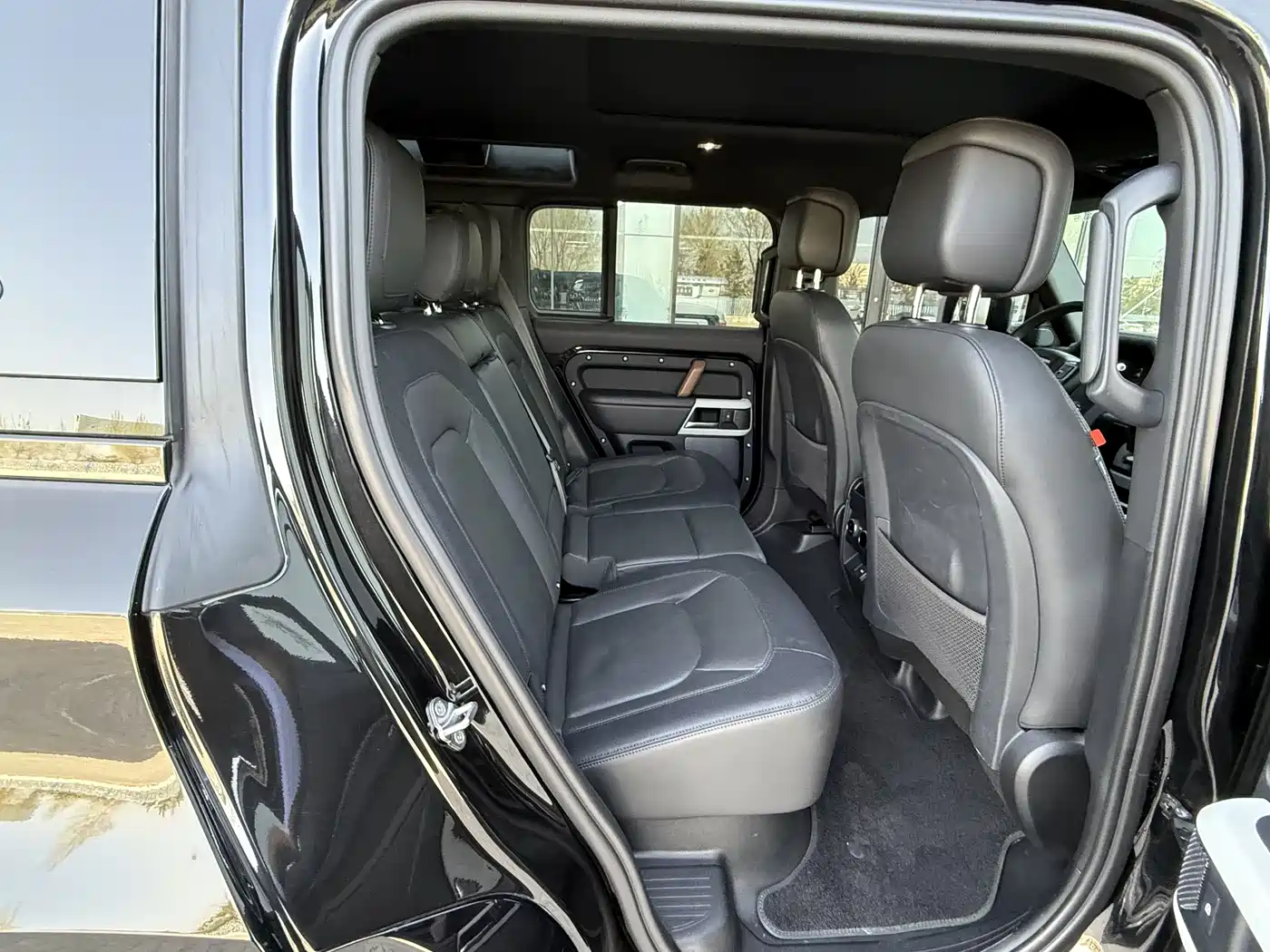 Land Rover Defender 2024 110 3.0T P400 X-DYNAMIC HSE фото 17