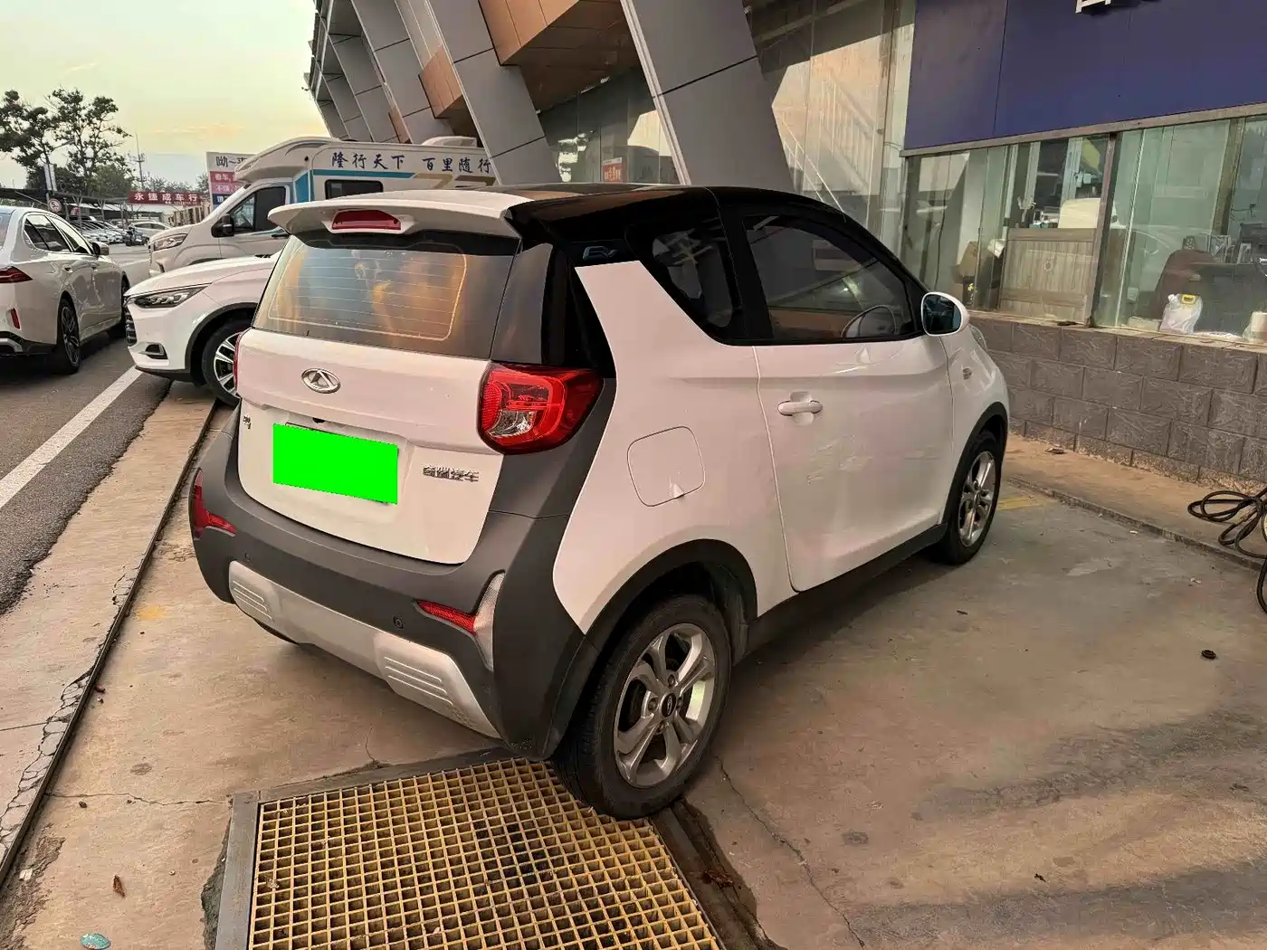 QQ New Energy Little Ant 2019 2018 400 4-Seater Premium Smart Edition