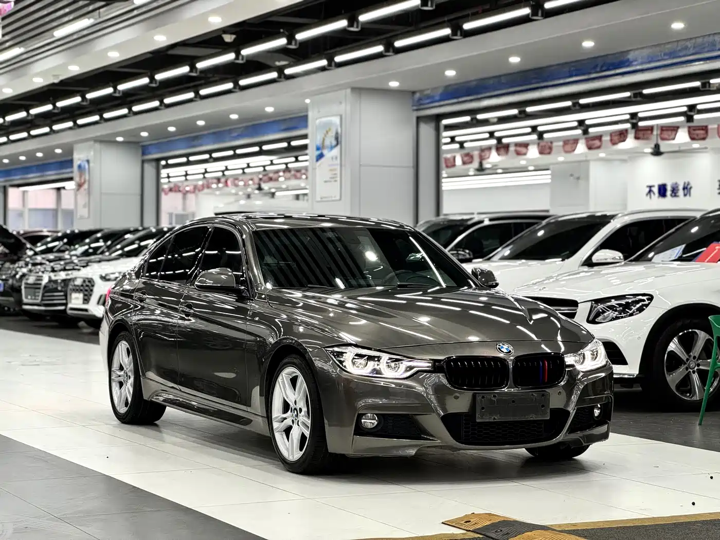 BMW 3 Series 2017 320i M Sport фото 3