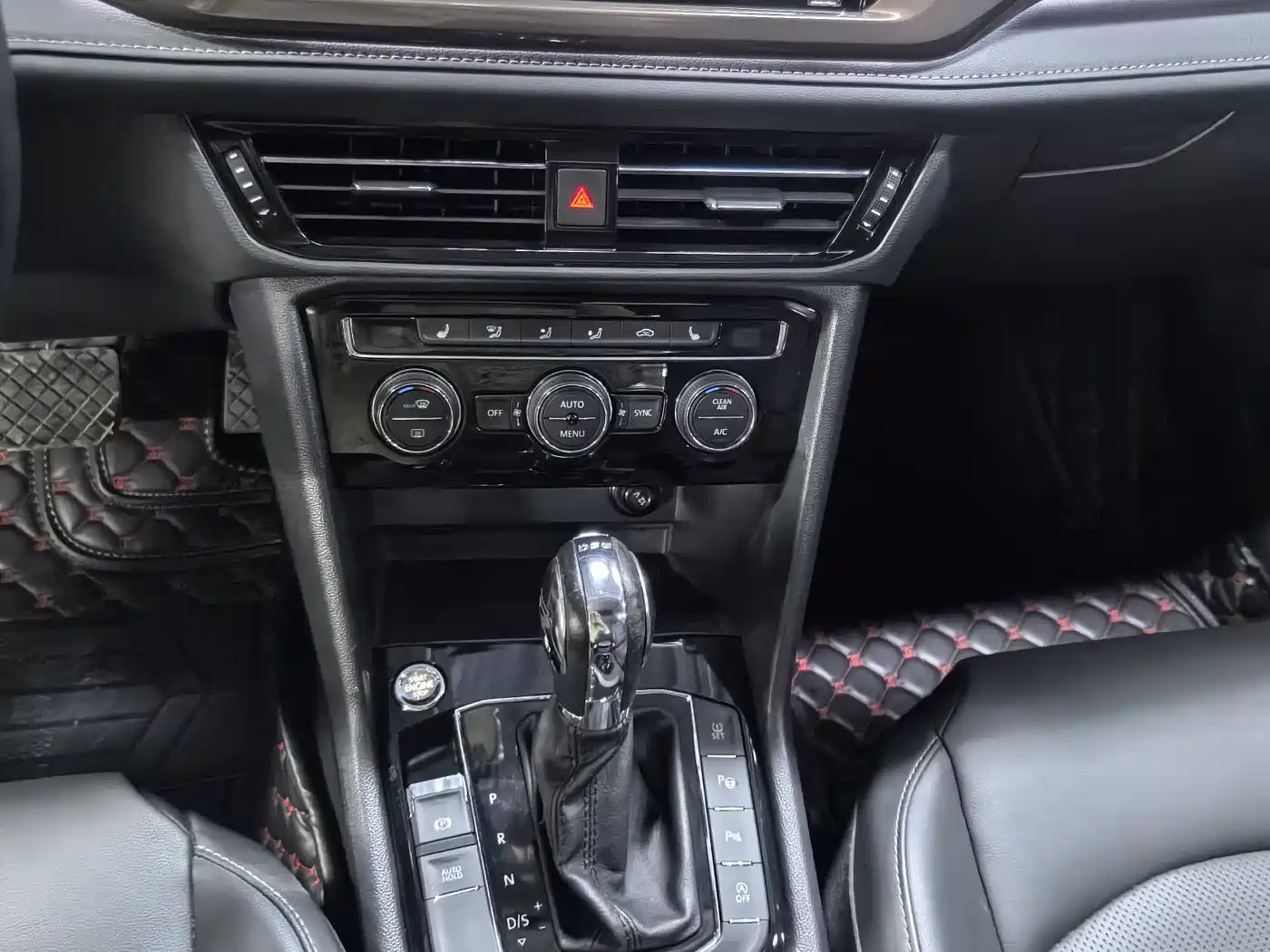 Volkswagen Tharu 2019 Model 330TSI 4WD Flagship Edition China VI фото 10