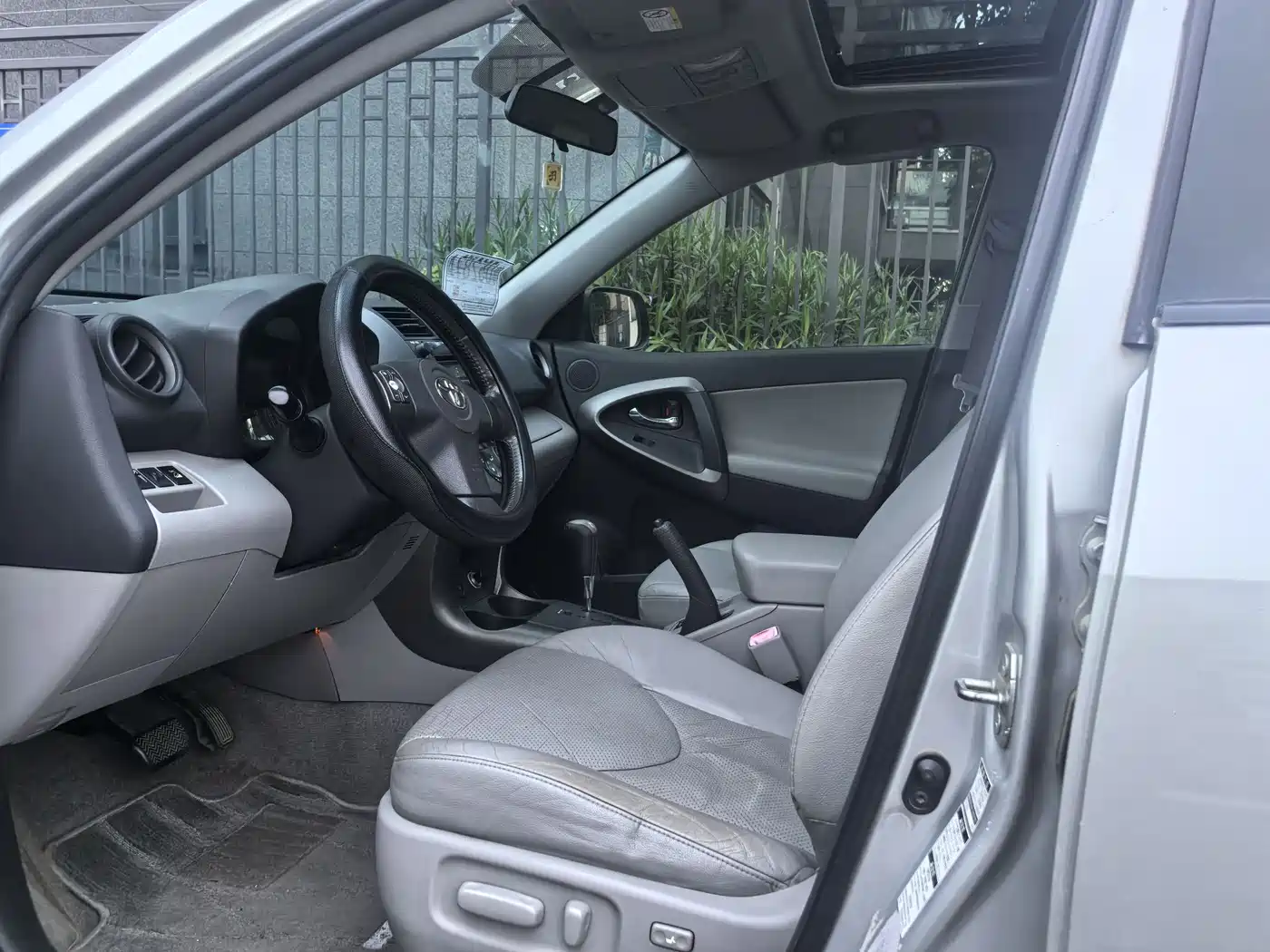 Toyota RAV4 Rongfang 2009 2.4L Automatic Luxury Edition фото 8